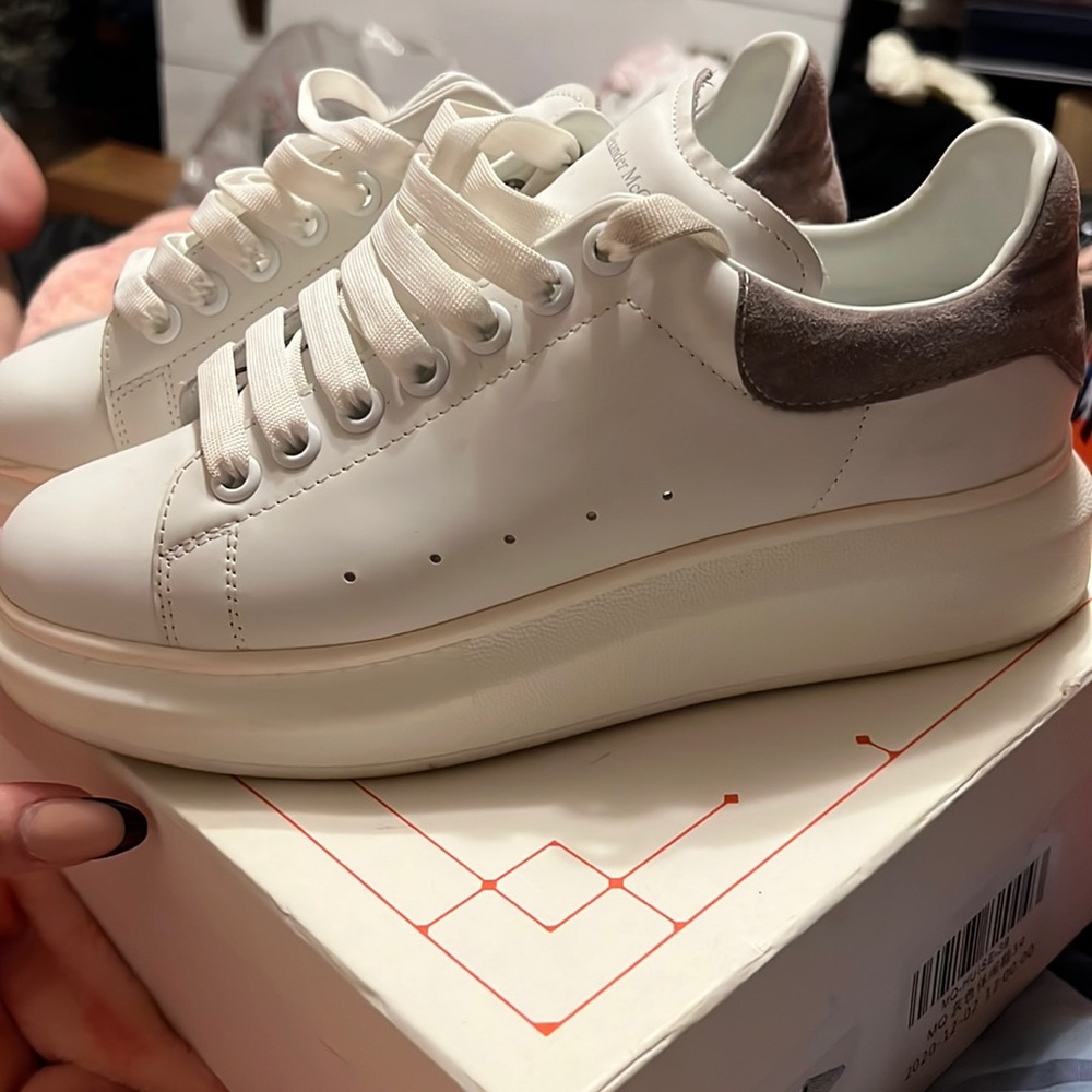 ALEXANDER MCQUEEN